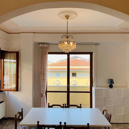 Spazioso Appartamento In Centro Citta 圣贝内代托-德尔特龙托 外观 照片