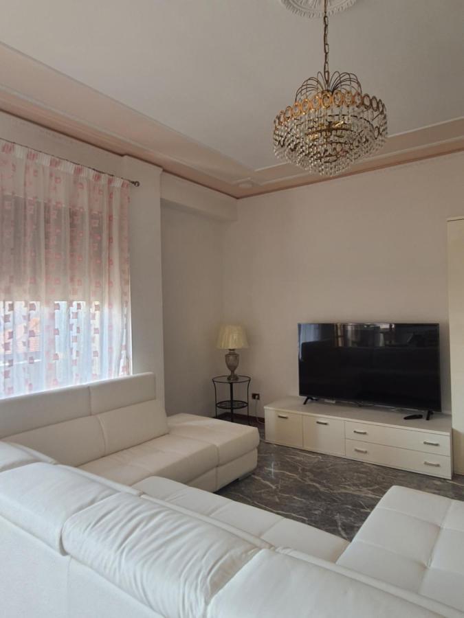 Spazioso Appartamento In Centro Citta 圣贝内代托-德尔特龙托 外观 照片